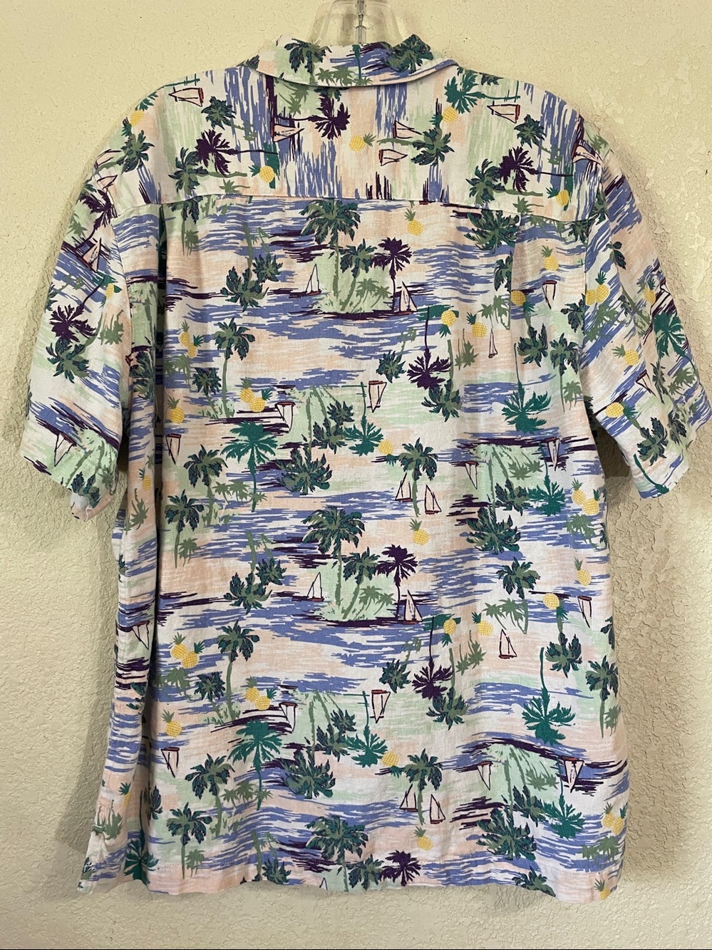 Weatherproof, Vintage Tropical Short-Sleeve Men’s Shirt - Picture 5 of 5